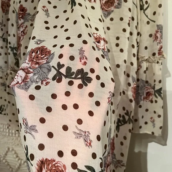 Sheer tunic - Picture 2 of 6